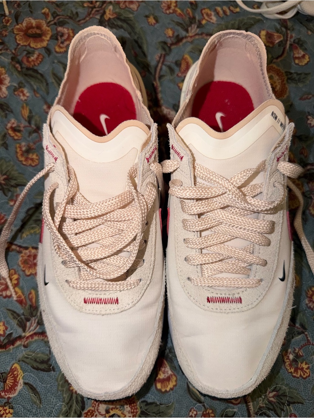 Nike Cream Low-Top Sneakers with Red Insoles